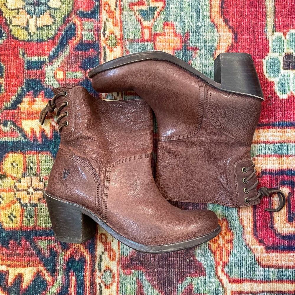 FRYE Carmen Boots